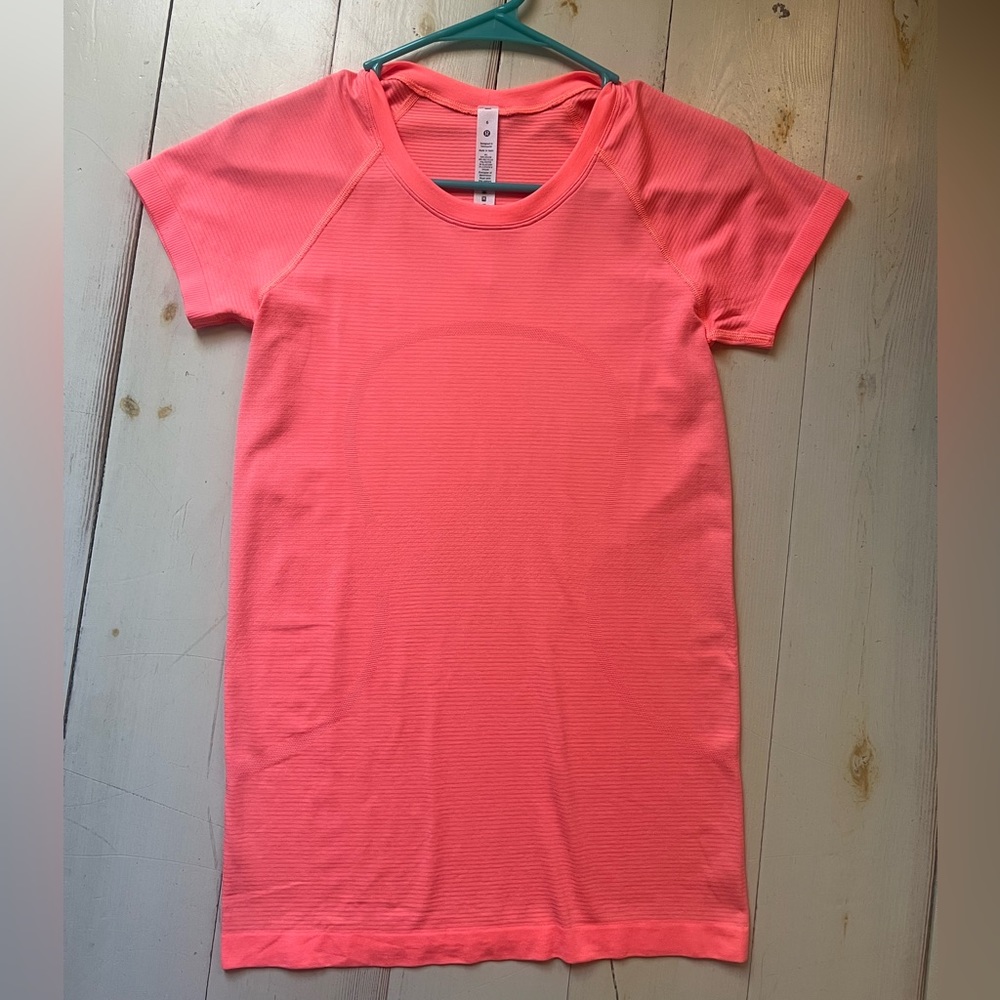 Lululemon Raspberry Cream Swiftly Tech Short-Sleeve Shirt 2.0